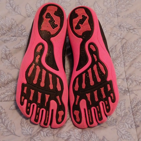 Fila Pink & Black Water Shoes Size 7M - Picture 9 of 12